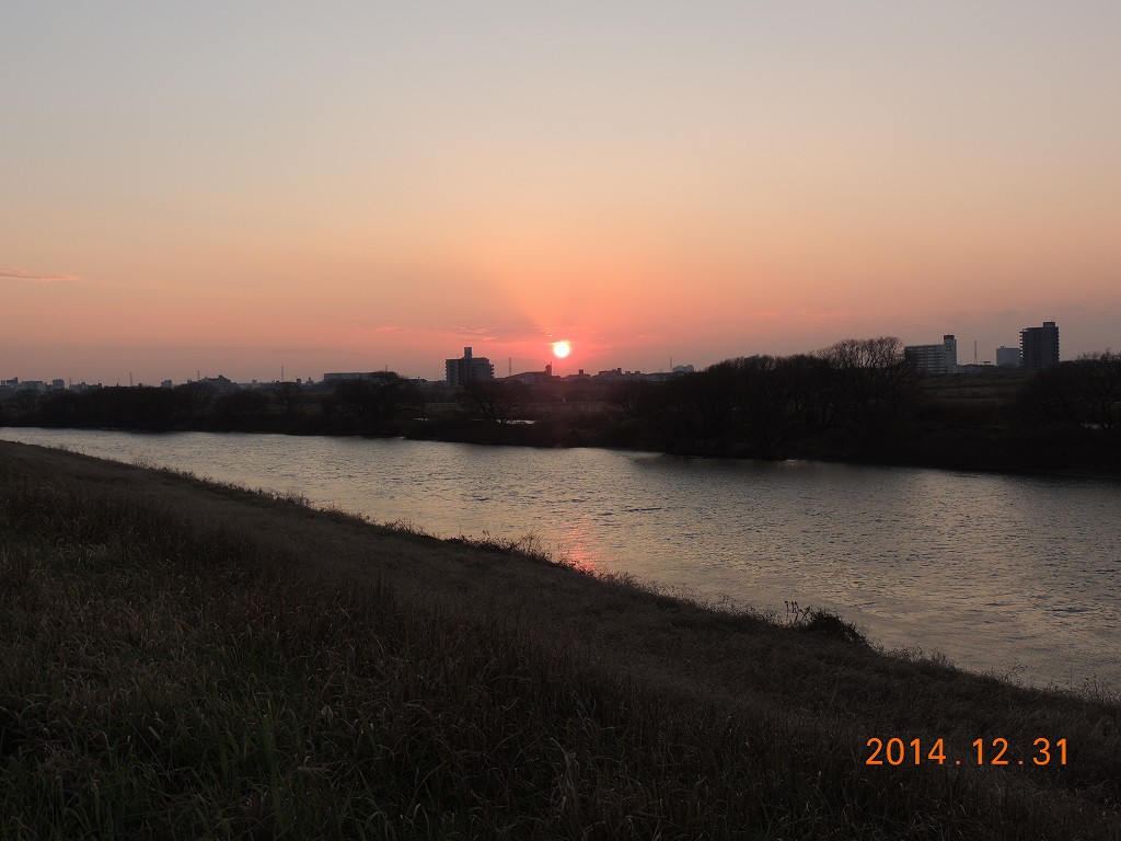 江戸川からの大晦日の日の入り
